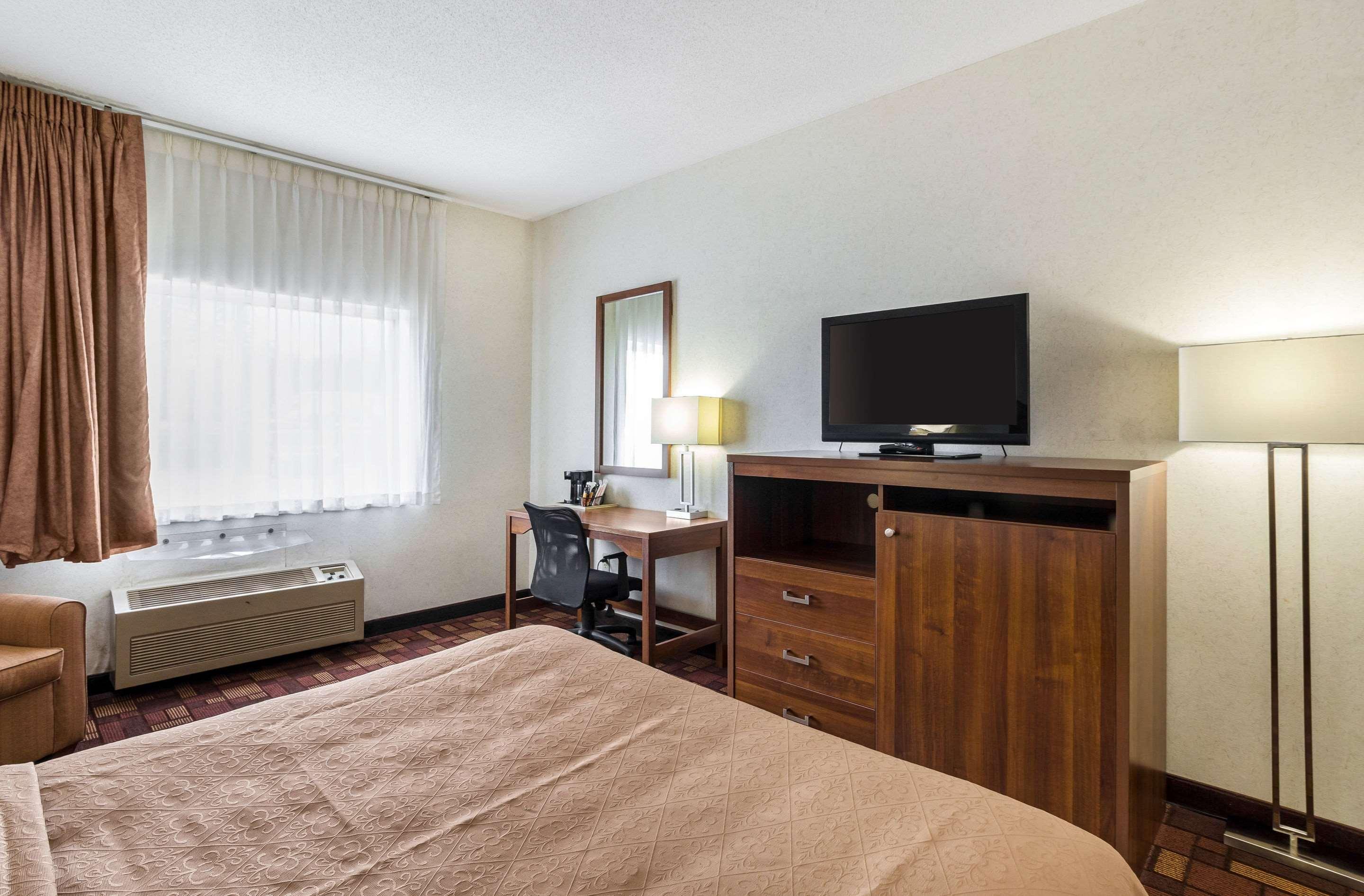 Econo Lodge Luverne I-90 Экстерьер фото