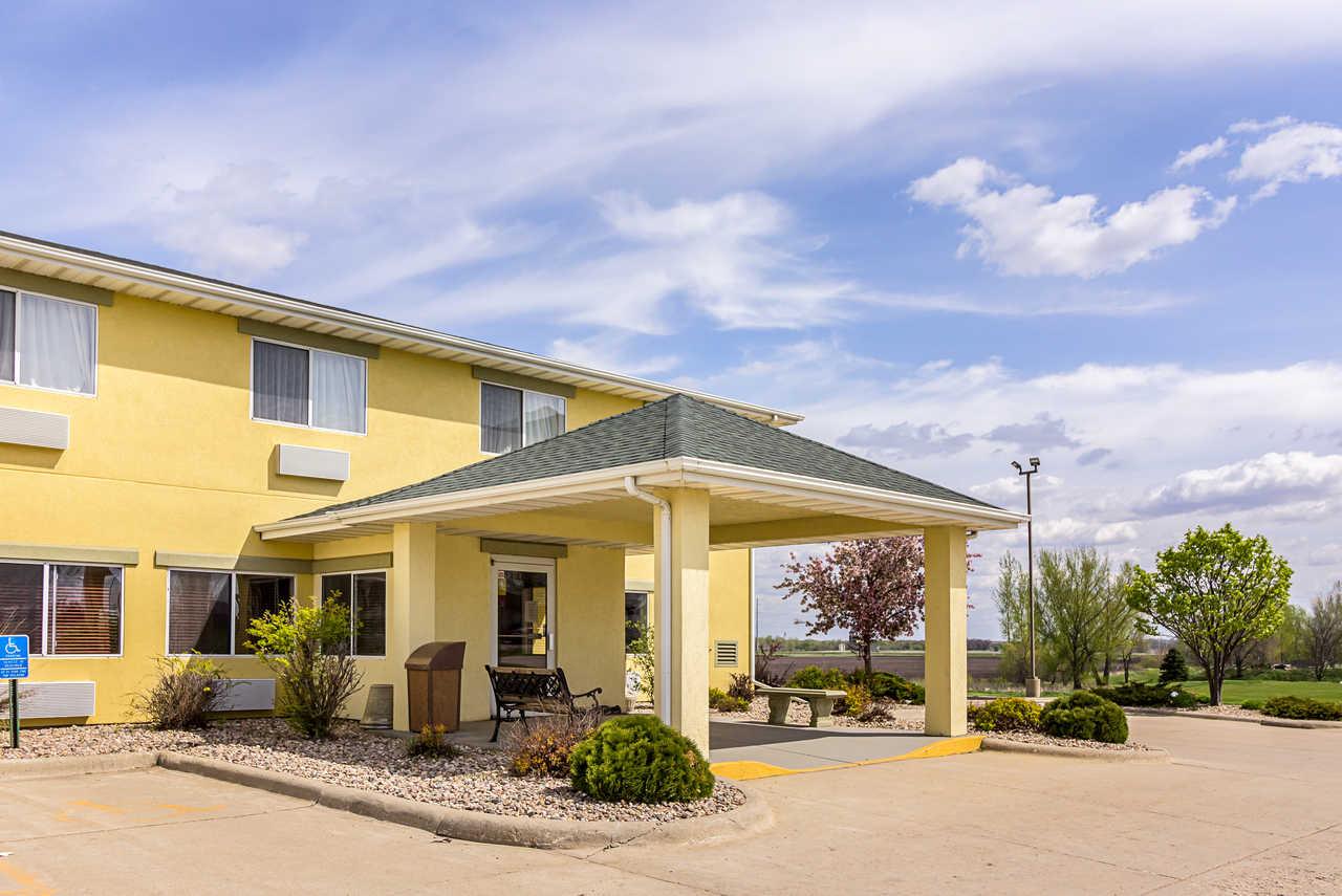 Econo Lodge Luverne I-90 Экстерьер фото