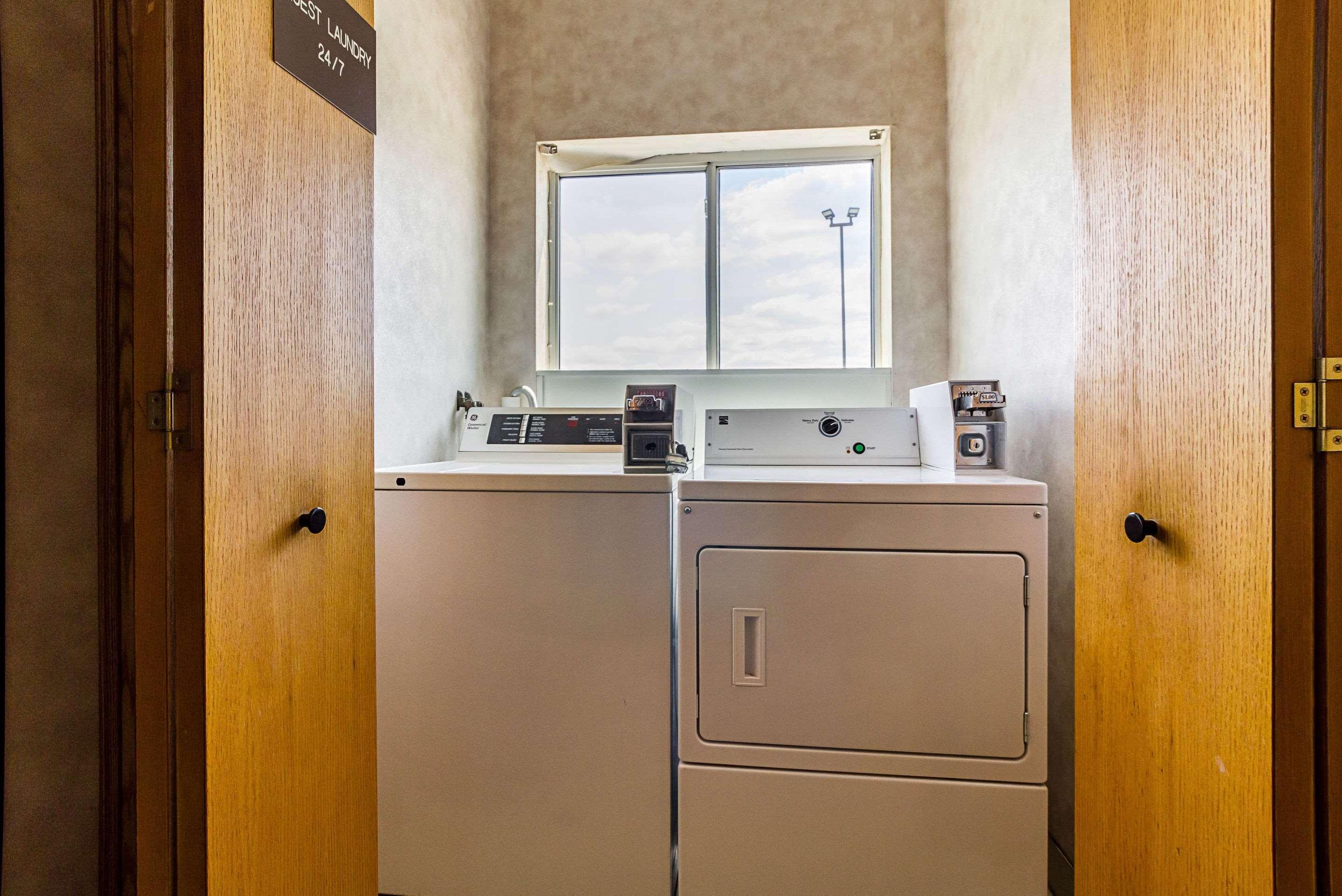 Econo Lodge Luverne I-90 Экстерьер фото
