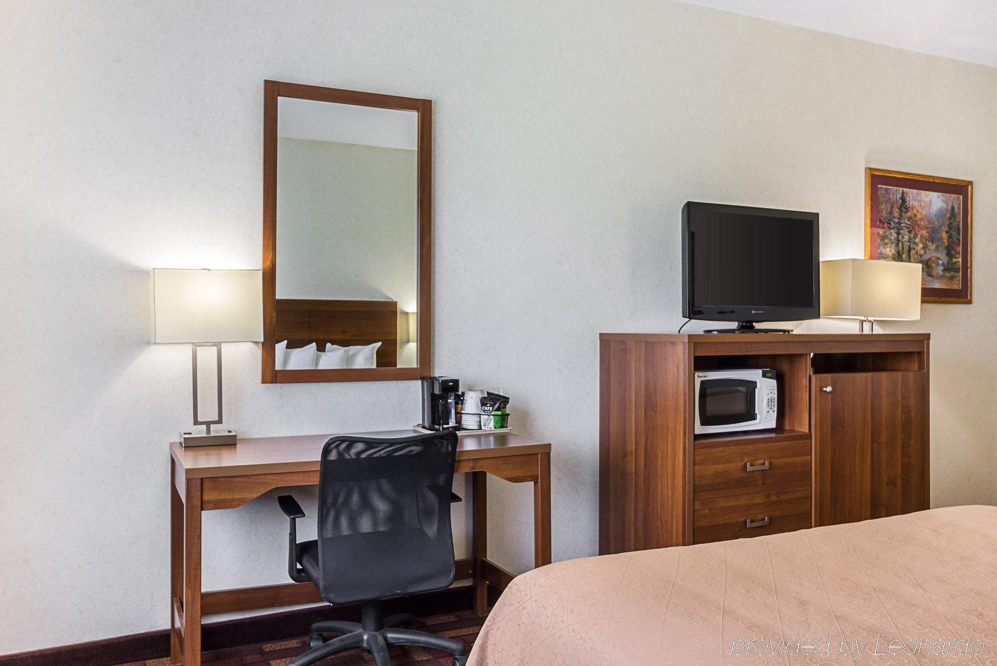 Econo Lodge Luverne I-90 Экстерьер фото